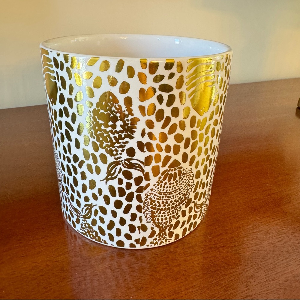 NWT Lilly Pulitzer Heart & Soul Gold Conch Shell Vase